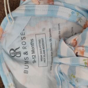 Bums & Roses Baby Outfit with Bunnies.